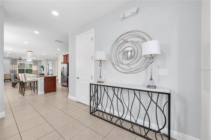 Image No.6-8 Bed Property for sale