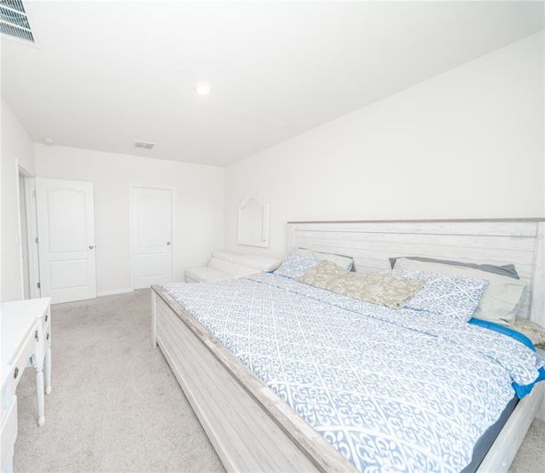 Image No.4-4 Bed Property for sale