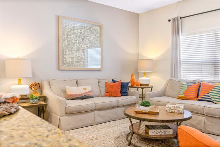 Image No.12-4 Bed Townhouse for sale