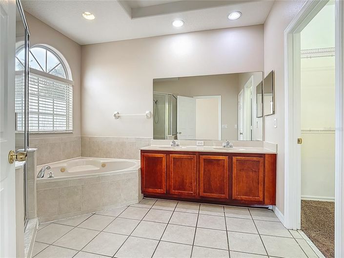 Image No.32-3 Bed Property for sale