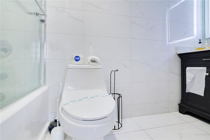 Image No.17-2 Bed Property for sale