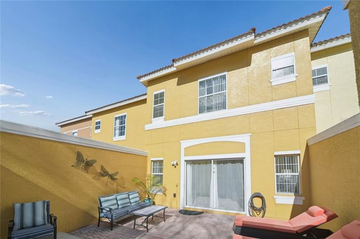 Image No.26-3 Bed Townhouse for sale