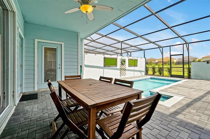 Image No.14-5 Bed Townhouse for sale