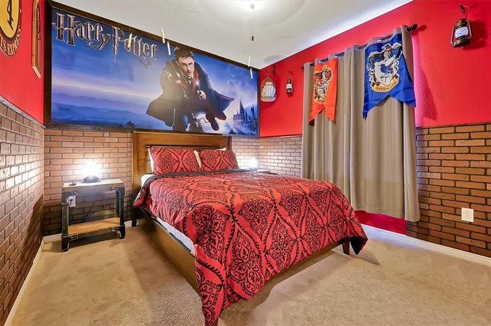 Image No.19-5 Bed Townhouse for sale