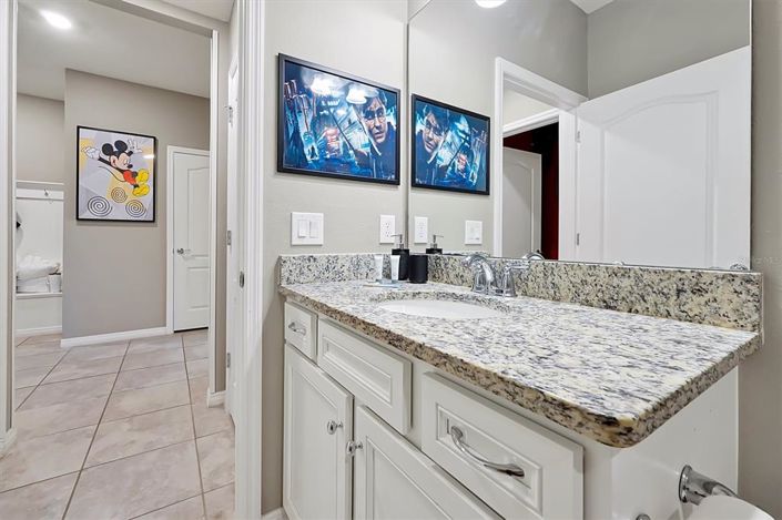 Image No.22-5 Bed Townhouse for sale