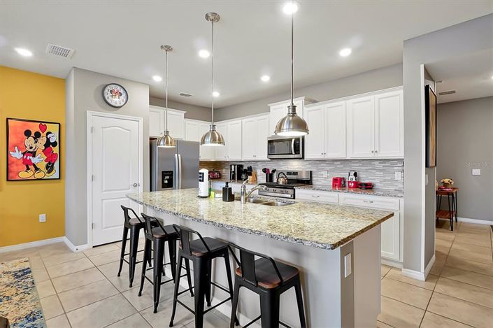 Image No.9-5 Bed Townhouse for sale