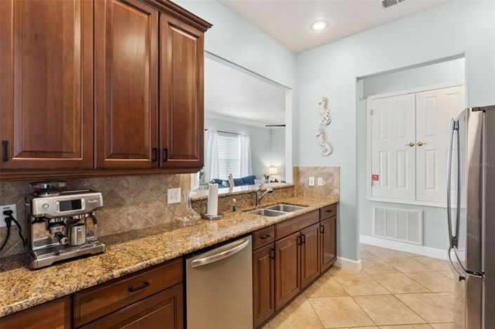 Image No.12-4 Bed Property for sale