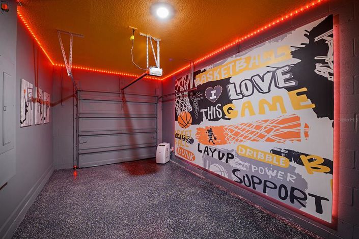 Image No.26-6 Bed Property for sale