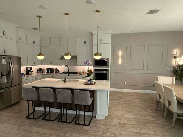 Image No.10-5 Bed Property for sale