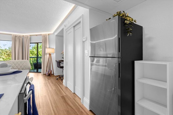 Image No.6-1 Bed Property for sale