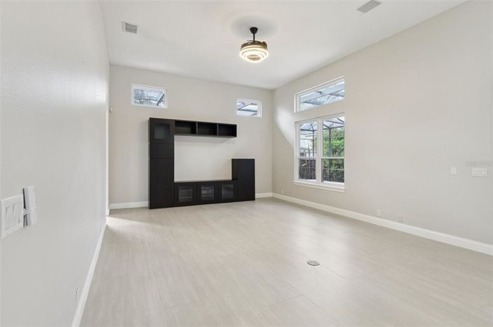 Image No.13-4 Bed Property for sale