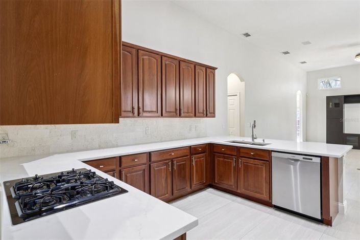 Image No.17-4 Bed Property for sale