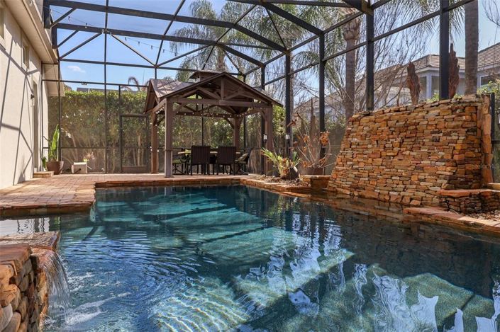 Image No.44-4 Bed Property for sale