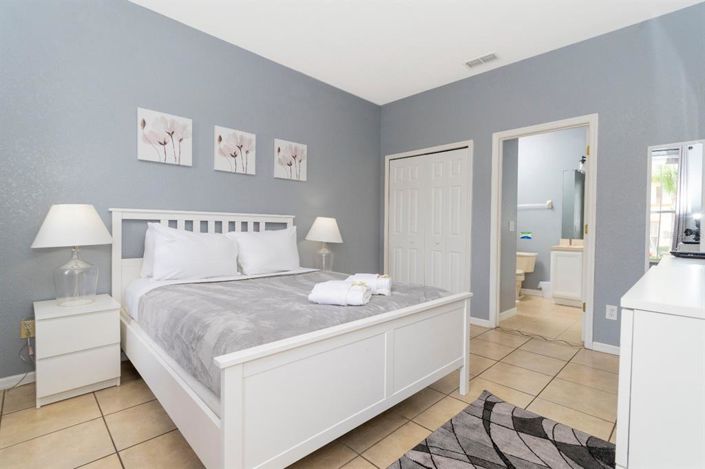 Image No.28-4 Bed Townhouse for sale