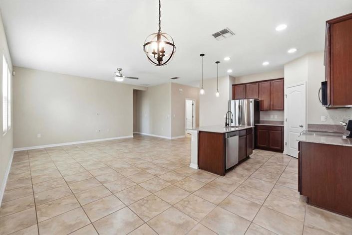 Image No.8-3 Bed Property for sale