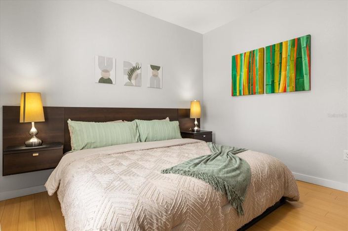 Image No.24-3 Bed Townhouse for sale