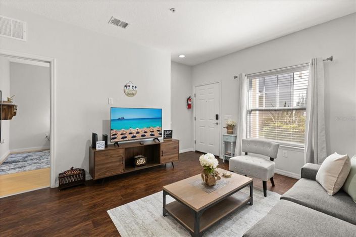 Image No.5-3 Bed Townhouse for sale