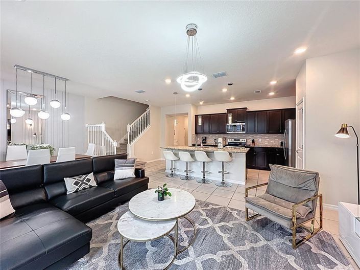 Image No.10-5 Bed Townhouse for sale