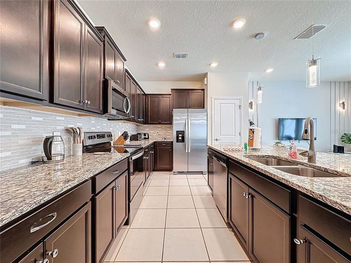 Image No.15-5 Bed Townhouse for sale