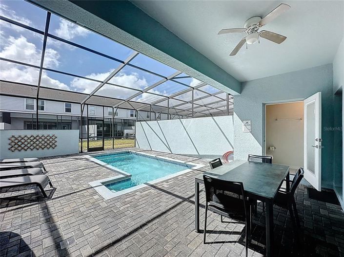 Image No.17-5 Bed Townhouse for sale