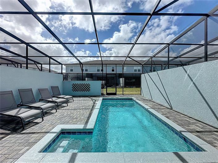 Image No.23-5 Bed Townhouse for sale