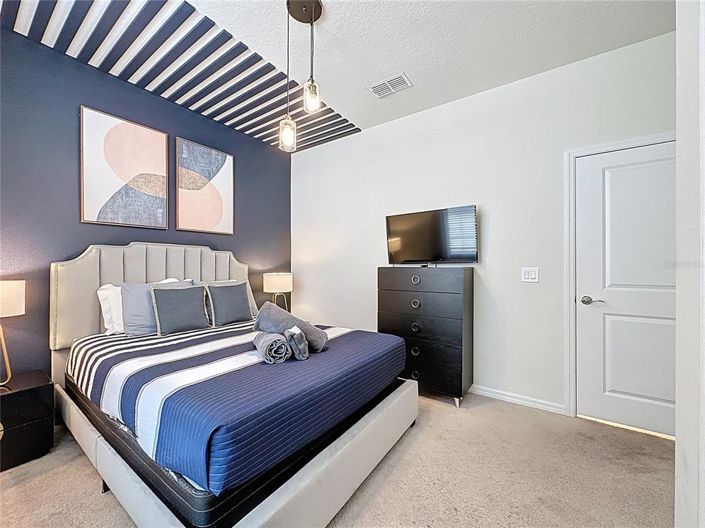 Image No.27-5 Bed Townhouse for sale