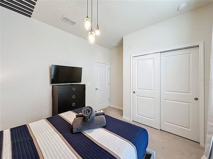 Image No.28-5 Bed Townhouse for sale