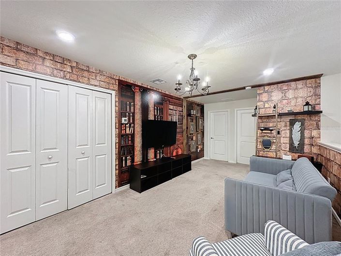 Image No.48-5 Bed Townhouse for sale