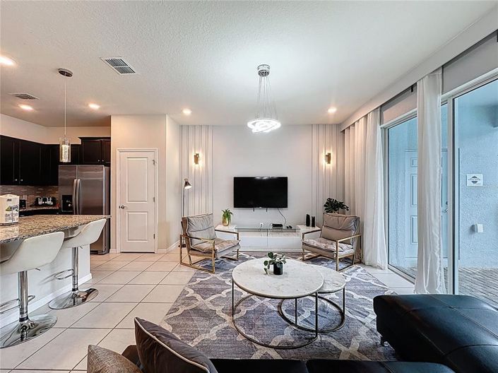 Image No.7-5 Bed Townhouse for sale