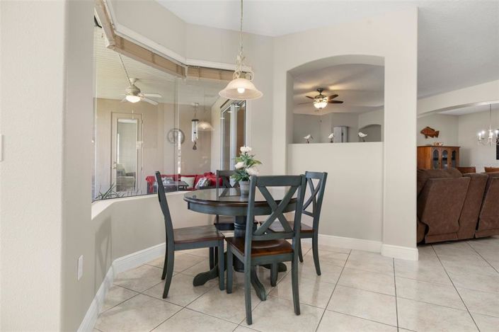 Image No.17-4 Bed Property for sale