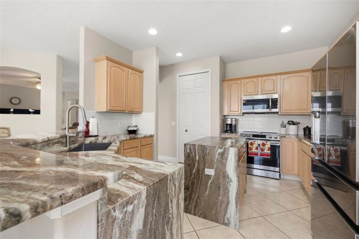 Image No.20-4 Bed Property for sale