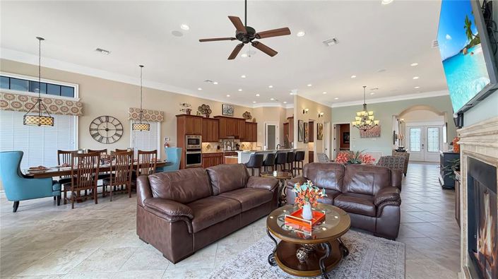 Image No.17-5 Bed Property for sale