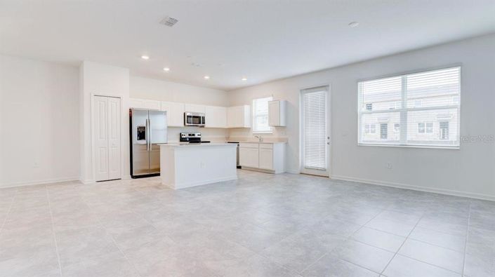 Image No.10-4 Bed Townhouse for sale