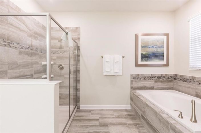 Image No.10-8 Bed Property for sale