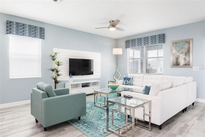 Image No.12-8 Bed Property for sale