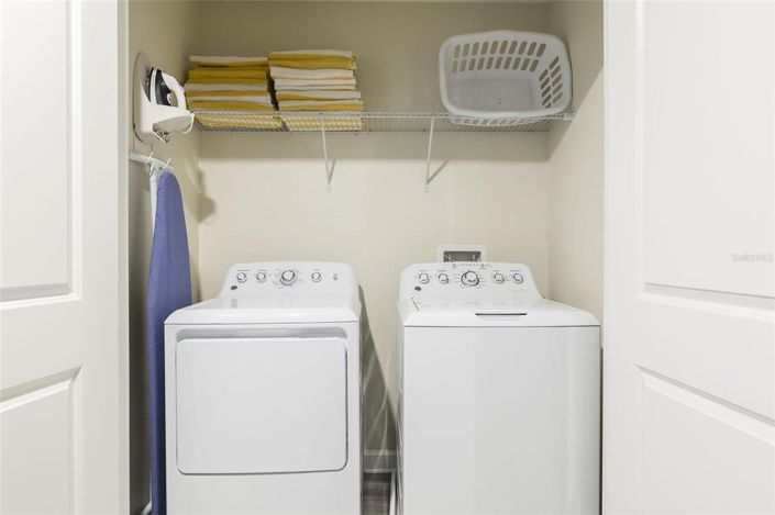 Image No.17-8 Bed Property for sale