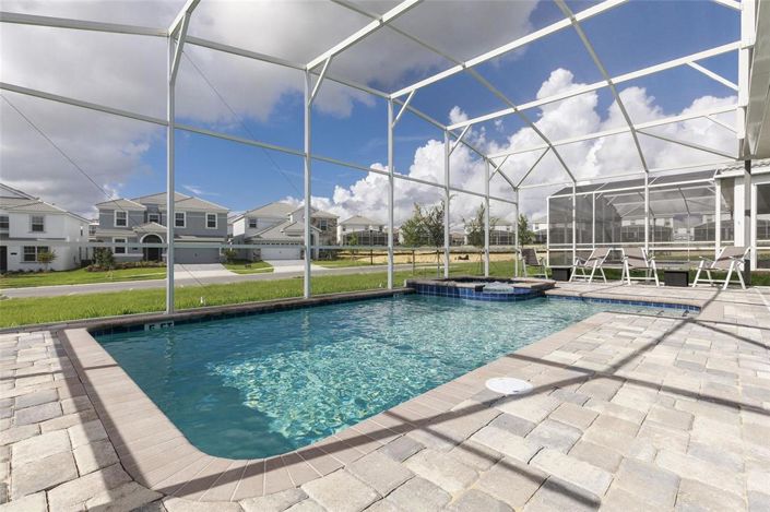 Image No.28-8 Bed Property for sale