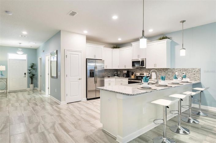 Image No.5-8 Bed Property for sale