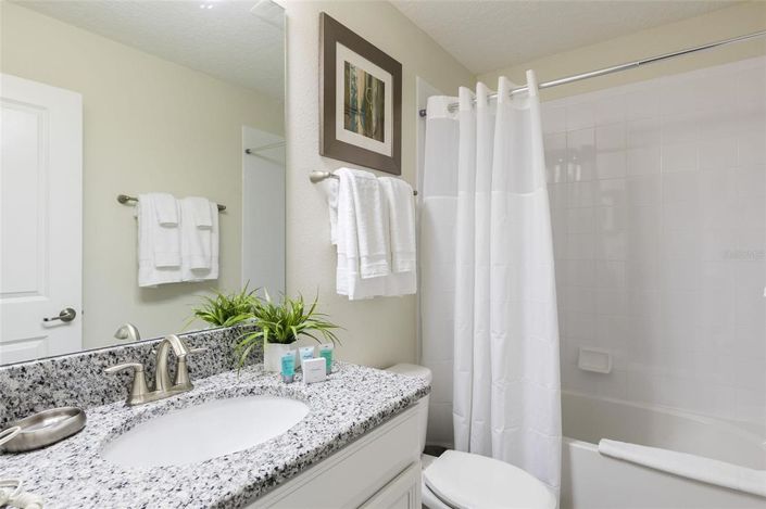 Image No.7-8 Bed Property for sale