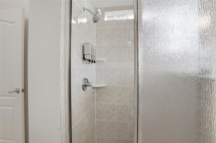 Image No.26-5 Bed Property for sale