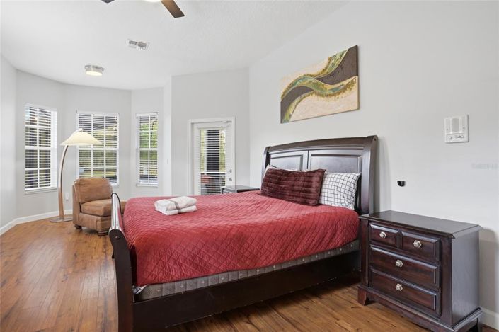 Image No.28-5 Bed Property for sale