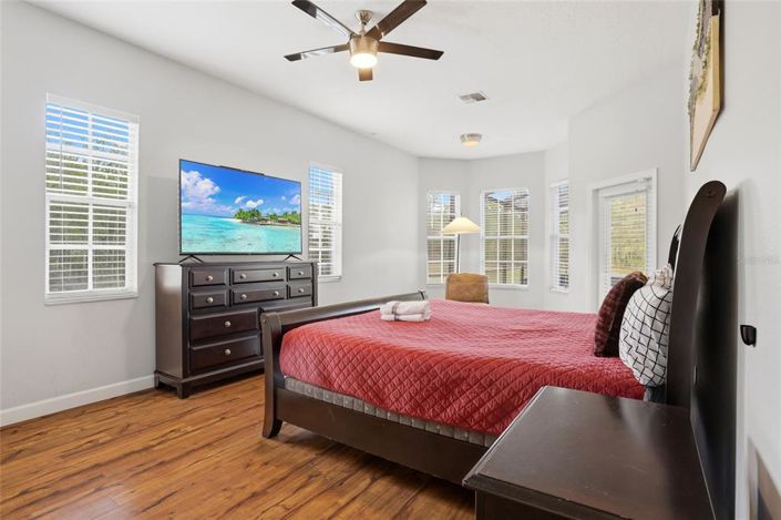 Image No.29-5 Bed Property for sale