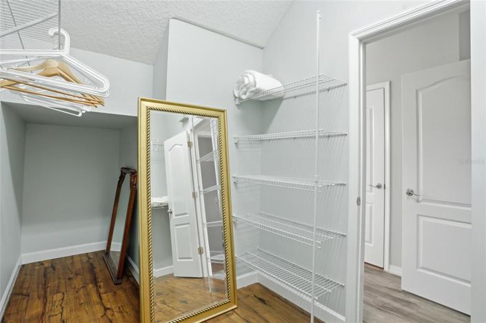 Image No.32-5 Bed Property for sale