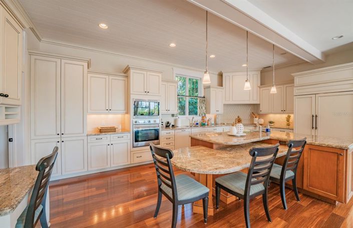 Image No.16-4 Bed Property for sale