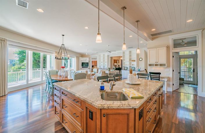 Image No.17-4 Bed Property for sale