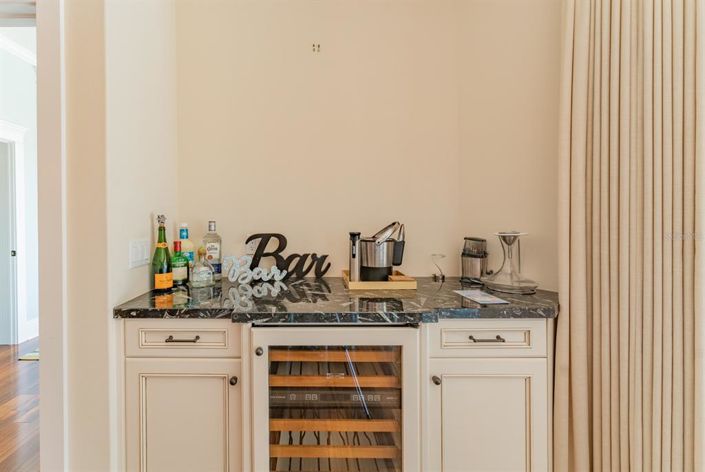 Image No.21-4 Bed Property for sale