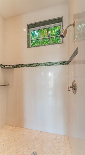 Image No.28-4 Bed Property for sale