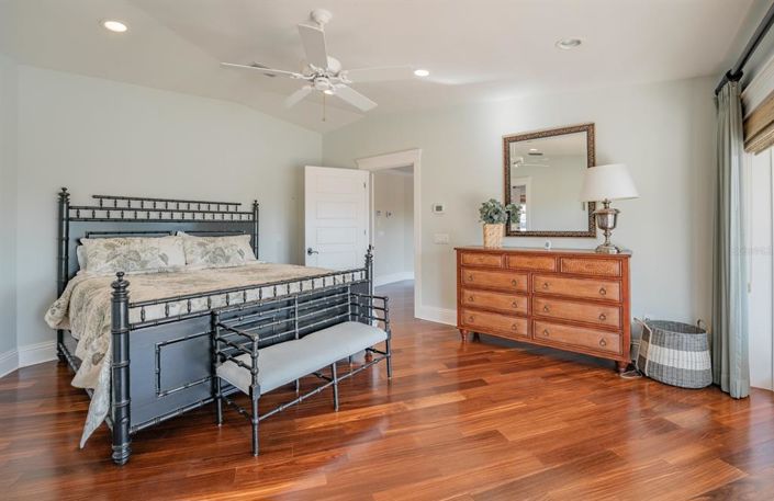 Image No.37-4 Bed Property for sale