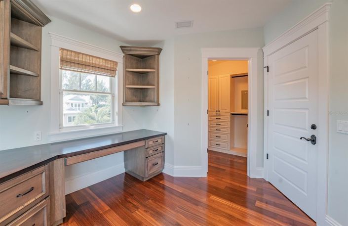 Image No.40-4 Bed Property for sale