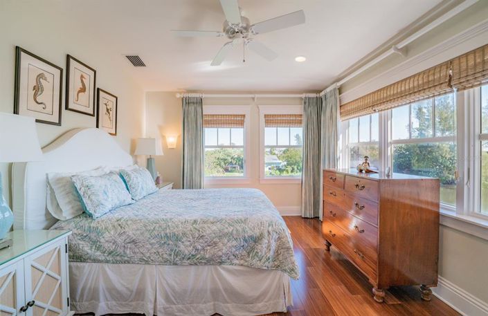 Image No.42-4 Bed Property for sale